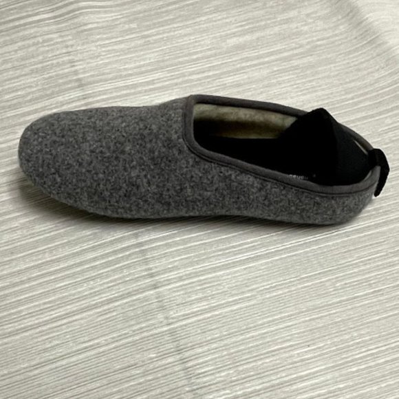 MAHABIS Classic Wool Lined Slipper New 9 but better fit for size 8. Runs small. - Picture 4 of 7